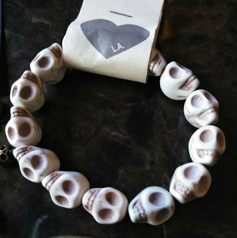 CLOSEOUT SALE Skull Bracelet Set 3pc in Cream/Gold - Picture 6 of 8